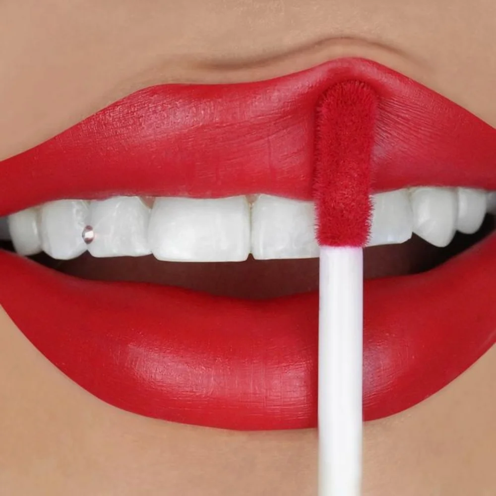 Beauty Creations Velvet Stay “Red Affair” - Picture 4 of 10